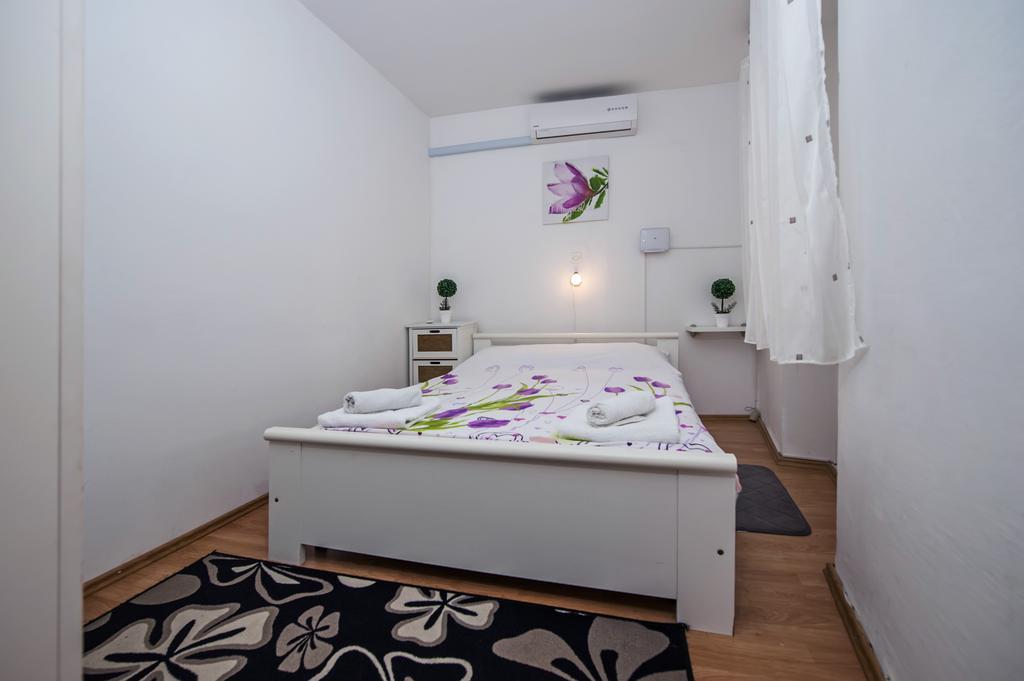 Apartment Rogic ロヴィニ エクステリア 写真